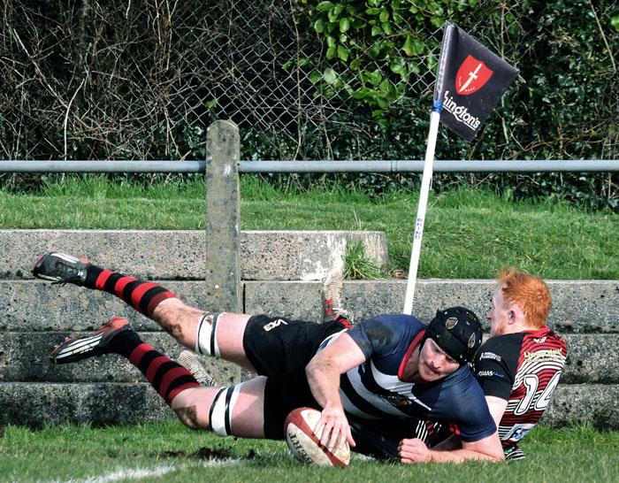 Roy Osborn scoring for Tenby Roy Osborn scoring for Tenby